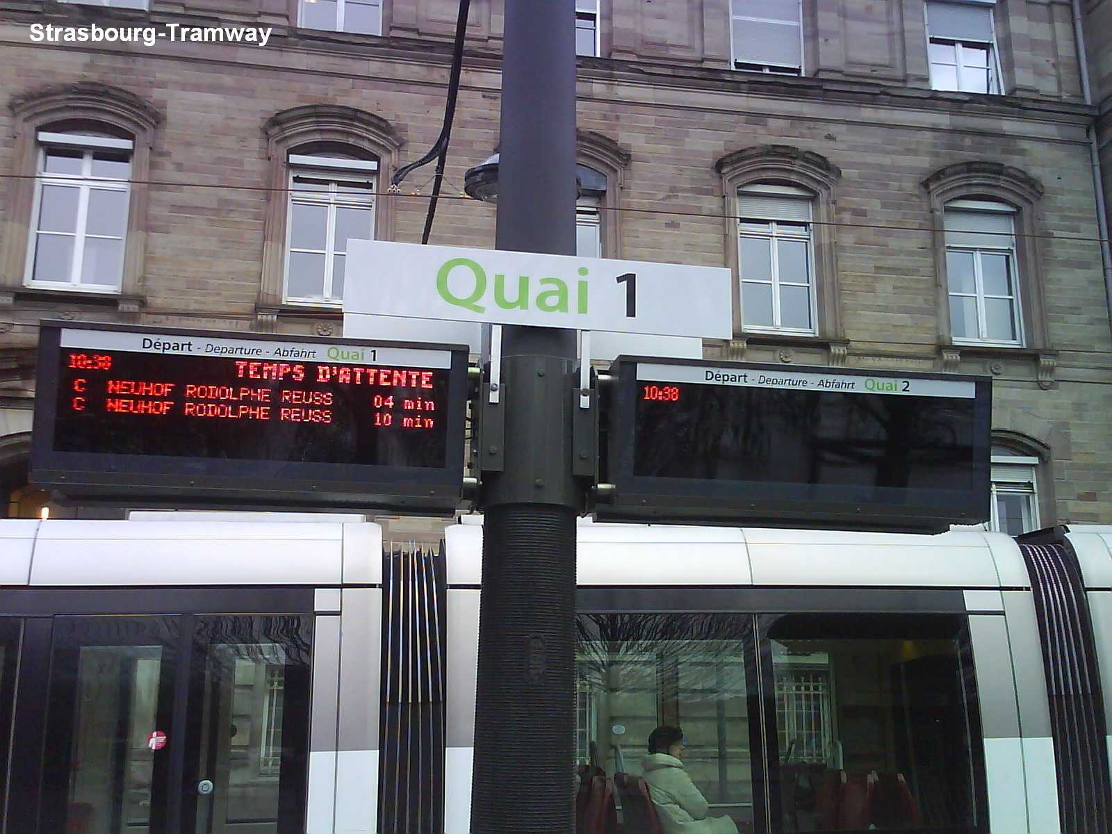 L'afficheur du temps d'attente du quai 1.